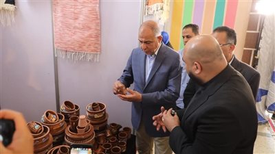 محافظ المنيا يفتتح معرض المنتجات اليدوية لمؤسسة التكافل الاجتماعي 