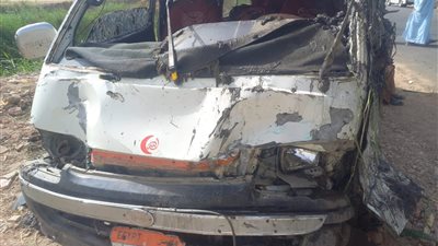6 مصابين بينهم طفلة في تصادم ميكروباص وربع نقل ببني سويف