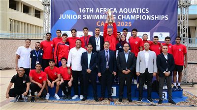 منتخب الناشئين للسباحة يحصد 30 ميدالية ويفوز بالبطولة الإفريقية بالقاهرة