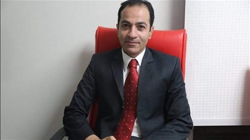 هشام إبراهيم أستاذ