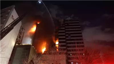 حريق في محطة كهرباء بمدينة كرج الإيرانية وسط زلزال وعاصفة تضرب المنطقة