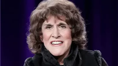 بعد وفاة روث بازي بمرض الزهايمر.. كل ما تريد معرفته عن «سارق الذاكرة الصامت»