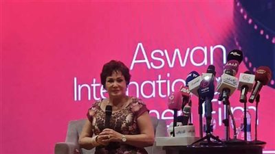 لبلبة توضح سبب بكاءها فى تكريم مهرجان أسوان لسينما المرأة 