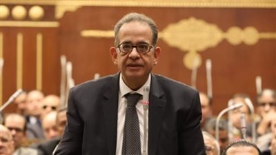 طارق عبد العزيز يطالب باستحداث اقسام دراسية لمكافحة جرائم إليكترونيه بالجامعات