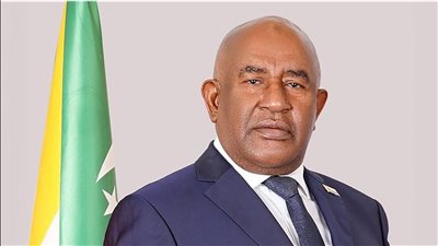 رئيس جمهورية جزر القمر يزور مقر سفارة بلاده بالدقي