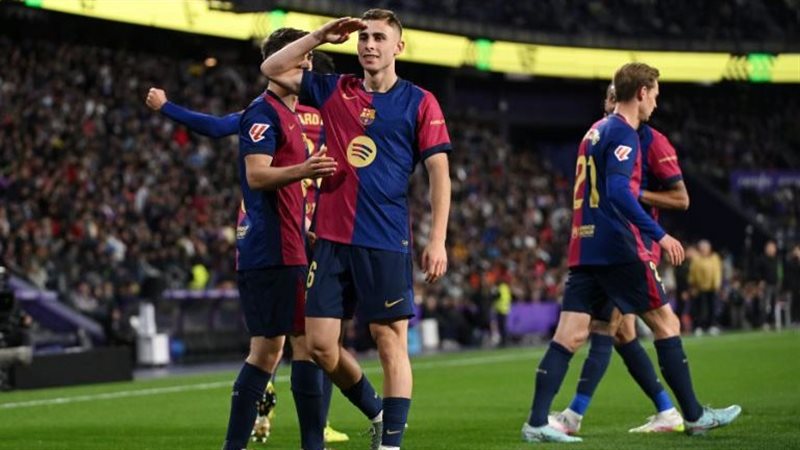 فرحة لاعبو برشلونة