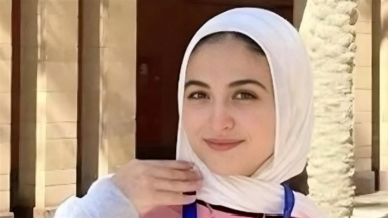 الطالبة سارة