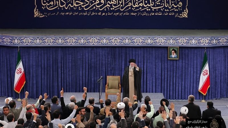 المرشد الأعلي الإيراني،