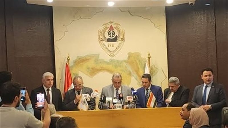 نقيب المحامين في