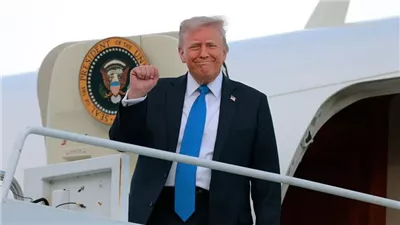 ترامب ينفي نية الترشح لولاية رئاسية ثالثة ويؤكد التزامه بالحد الدستوري