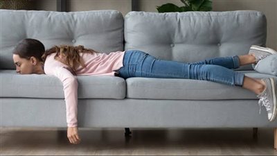 لو بتنامي طول الوقت.. اعرفي السبب وأعراض المرض الخطير