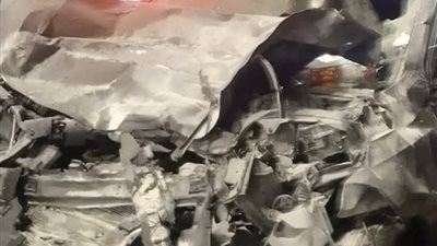 سباق بين سيارتين.. الأمن يكشف السبب وراء حادث سيارتين بطريق الواحات