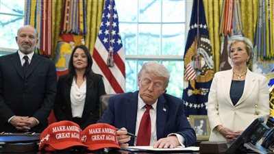 تصاعد هجرة الأمريكيين إلى أوروبا بعد عودة ترامب: مخاوف تدفع العائلات للرحيل