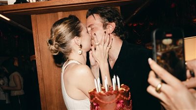 جيجي حديد تتصدر التريند بعد صورتها مع برادلي كوبر | شاهد