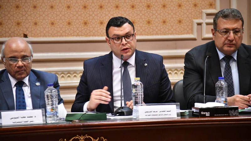 وزير الإسكان بمجلس