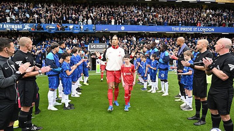 ممر شرفي لنجوم ليفربول