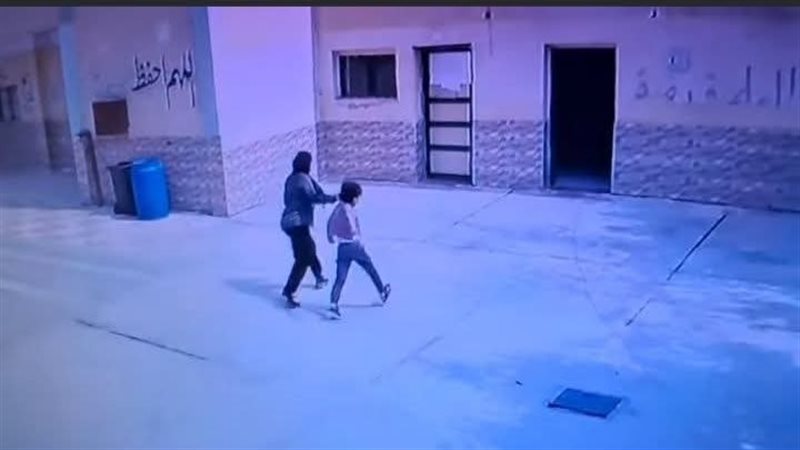 تعدي معلمة على تلميذ