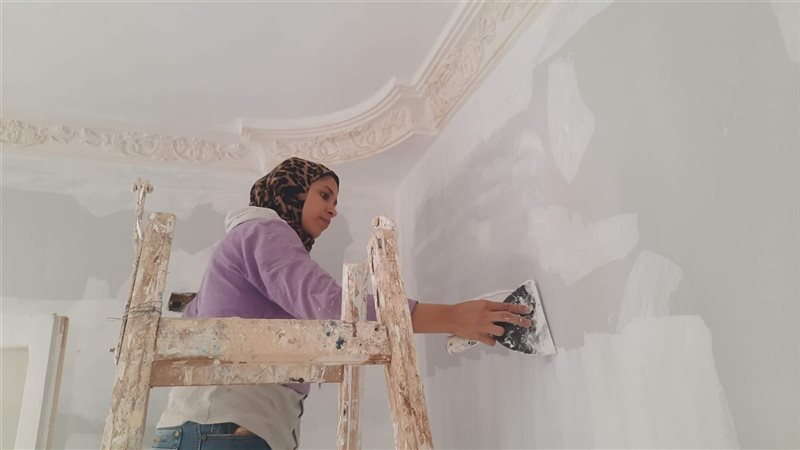 هاجر اول فتاة نقاشة