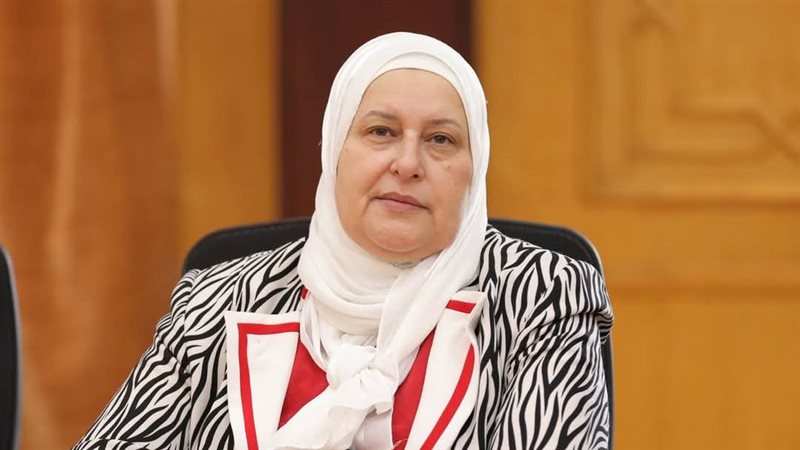 عميدة كلية التمريض