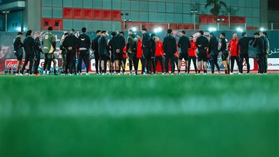 إعلامي: الأهلي يرصد مكافآت مالية ضخمة للفوز أمام المصري