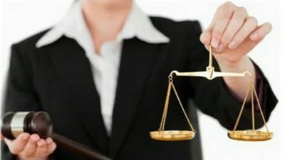 هل يجوز تولي المرأة مناصب قضائية؟ دينا أبو الخير تحسم الجدل