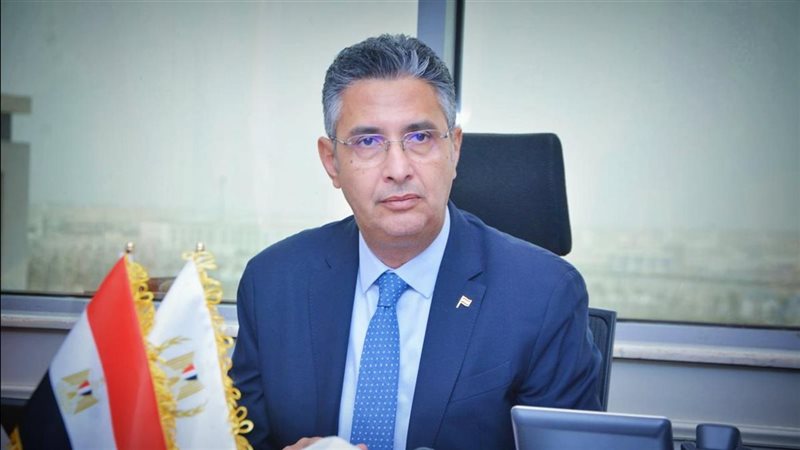 الدكتور شريف فاروق