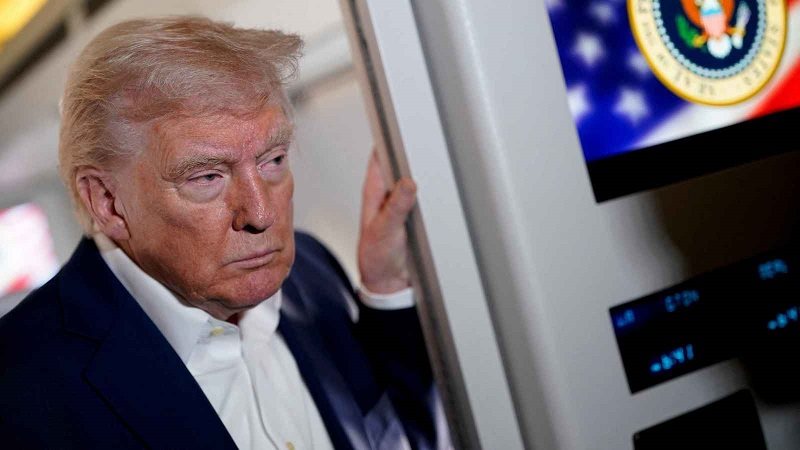 الرئيس الأمريكي دونالد