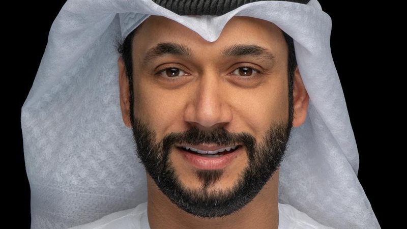 الكاتب والإعلامي