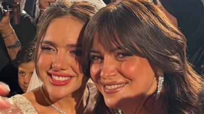 ريهام عبد الغفور تهنئ رنا رئيس بزواجها 