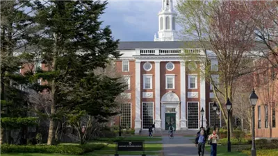 «حتي ترضخ».. إدارة ترامب تجمد مليارات الدولارات من منح جامعة هارفارد