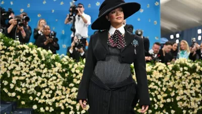 ريهانا تكشف عن حملها الثالث فى حفل الميت جالا 2025