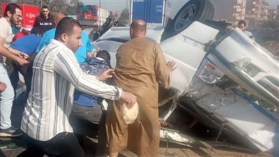 إصابة 5 أشخاص إثر انقلاب ميكروباص على الطريق الزراعي في المنوفية