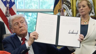 «تم إغلاق الصنبور».. إدارة ترامب تطلب من الجامعات تحصيل القروض الطلابية