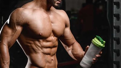 دراسة: مكمل “الكرياتين” آمن وفعّال لبناء العضلات وتحسين الأداء البدني