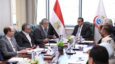وزير الصحة يوجه بتعزيز برامج تدريب الأطباء المقيمين والتعاون مع المستشفيات 