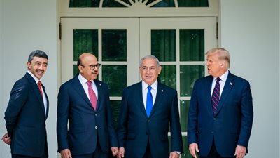 «مثلث أبراهام».. صفقات عربية - إسرائيلية تُعيد رسم خريطة الشرق الأوسط 