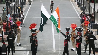  جولريز شيخ : سياسات باكستان التصعيدية..السبب في أزمة الحدود مع الهند (فيديو)