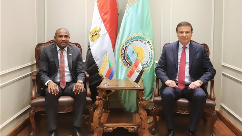 وزير الزراعة مع وزير