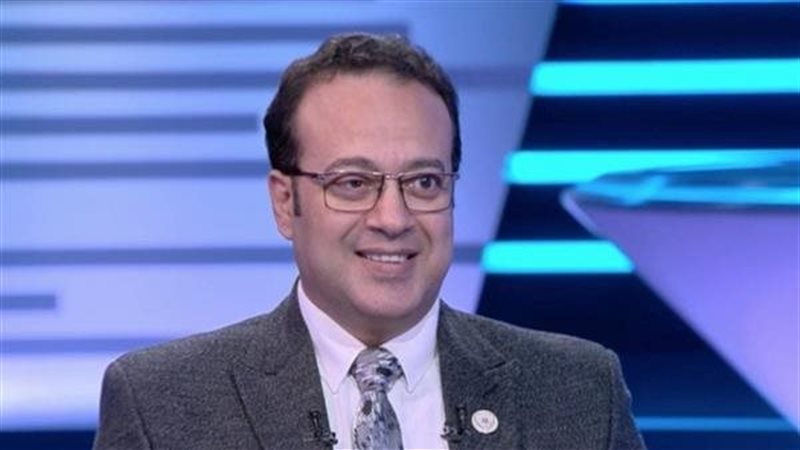 أستاذ العلاقات الدولية