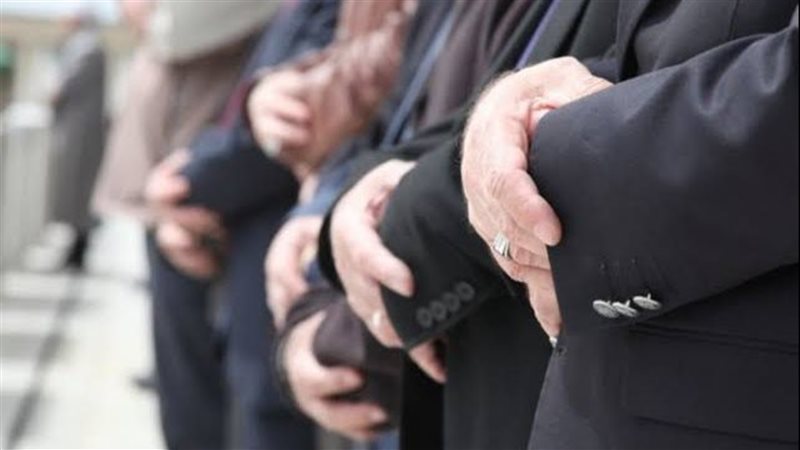 الصلاة علي المنتحر