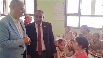 عبد القوي والمتولي ينفذان جولة متابعة ميدانية بمدارس إدارة أبشواي بالفيوم |صور