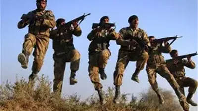 رداً علي ضربات نيودلهي.. الجيش الباكستاني يسقط طائرتين هنديتين