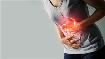 خبير تغذية يحذر: وصفات التخسيس السريع تهدد الصحة وتسبب قرح المعدة 