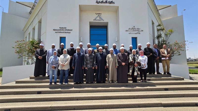 أئمة الأوقاف في مكتبة