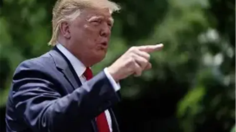 الرئيس الأمريكي دونالد