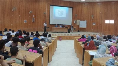 «الزراعة» تنفذ أكثر من 8 آلاف ندوة إرشادية بيطرية خلال أبريل الماضي