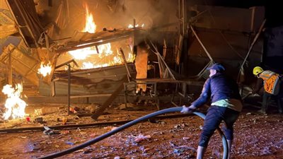 مجزرة جديدة في غزة: 13 شهيدًا بغارات إسرائيلية على مدرسة تؤوي نازحين