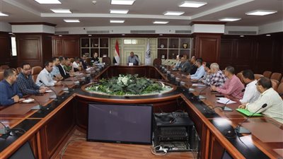  علام يناقش ملفات المنشآت الآيلة للسقوط بمحافظة بنى سويف 