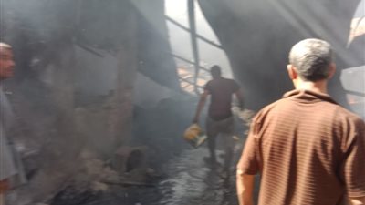 بـ 6 سيارات إطفاء.. السيطرة على حريق مصنع بلاستيك بالقناطر الخيرية