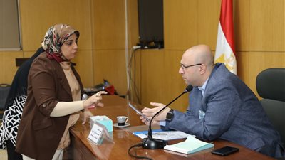 محافظ بني سويف يُقرر صرف مساعدة مالية لمواطن ويوجه بتوفير حلول للشكاوى 